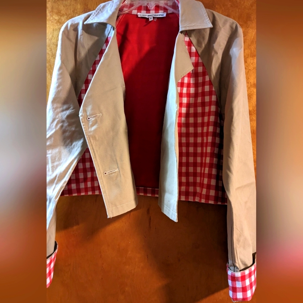 Short Plaid Blazer - Picture 2 of 6